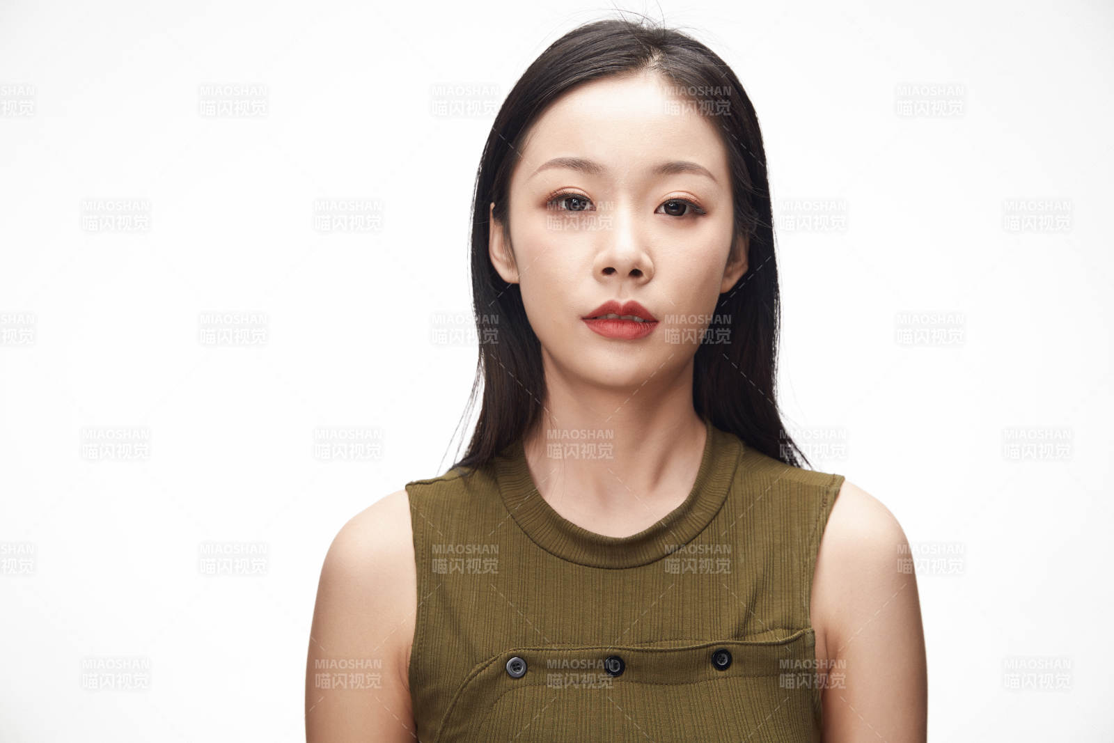 亞洲美女面部特寫化妝護膚