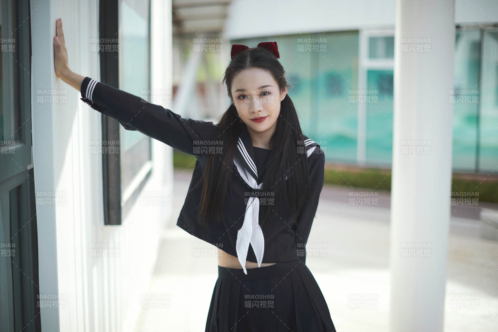 日系戶外公園穿jk校服的少女