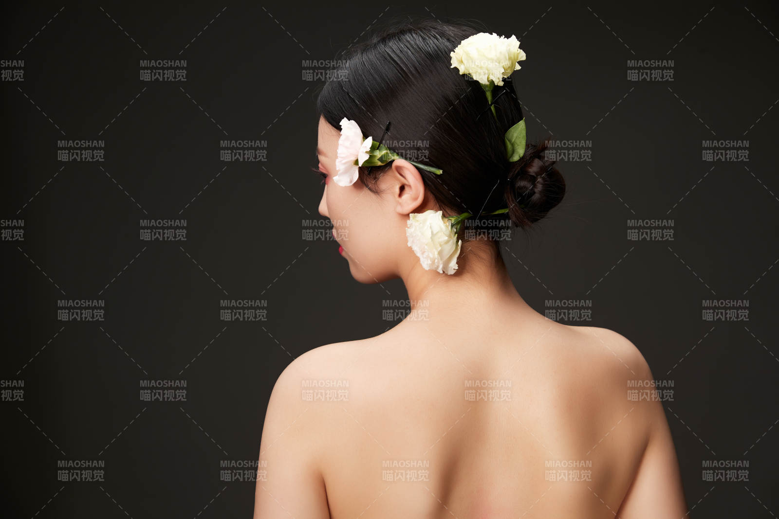 時尚亞洲女性婚紗妝面彩妝