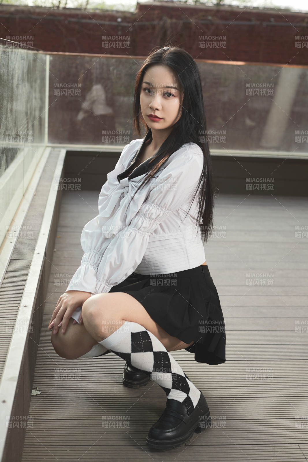 日系戶外公園穿jk校服的少女