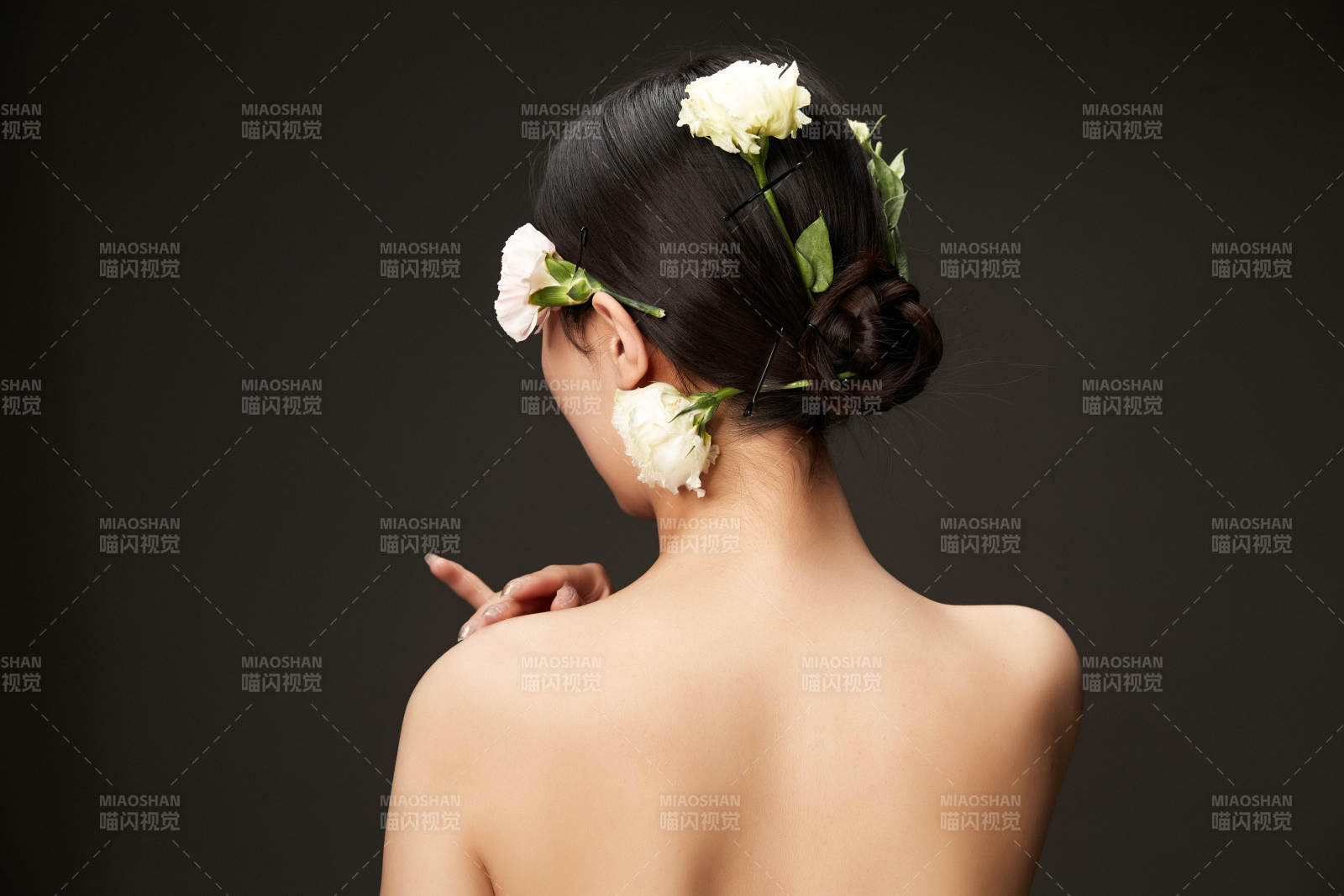 時尚亞洲女性婚紗妝面彩妝