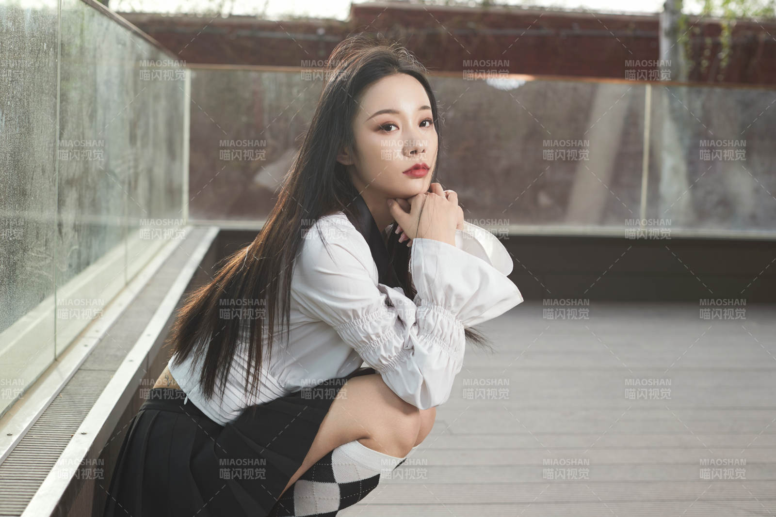 日系戶外公園穿jk校服的少女