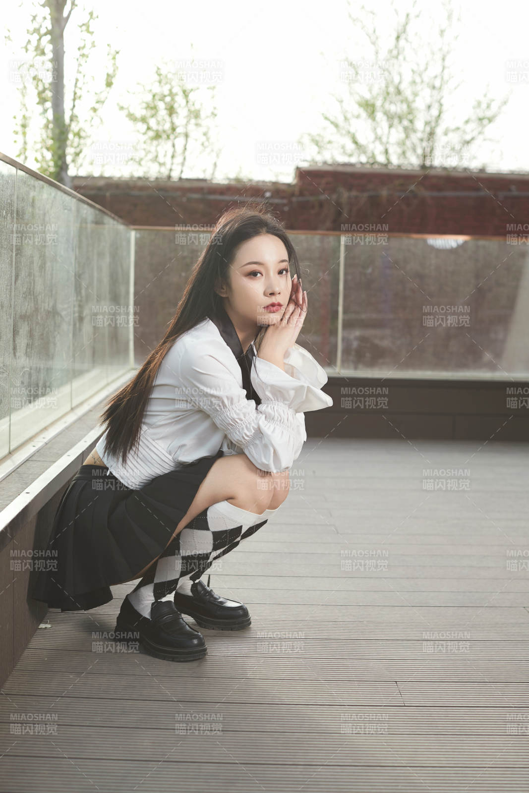 日系戶外公園穿jk校服的少女