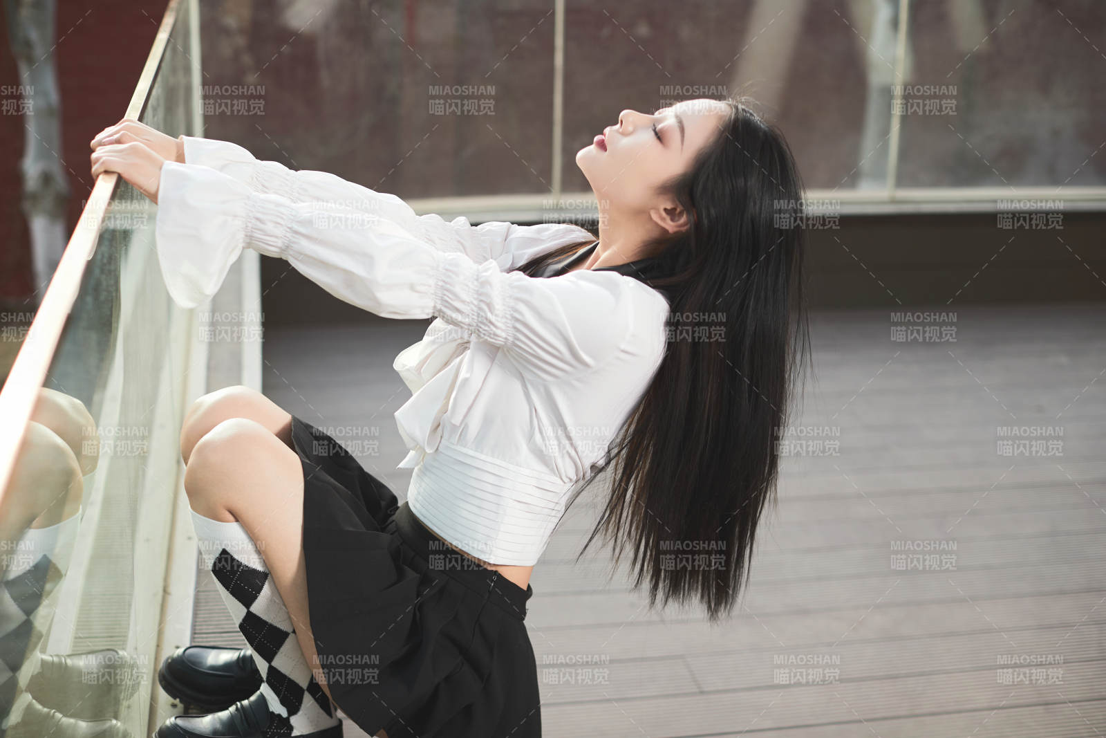 日系戶外公園穿jk校服的少女