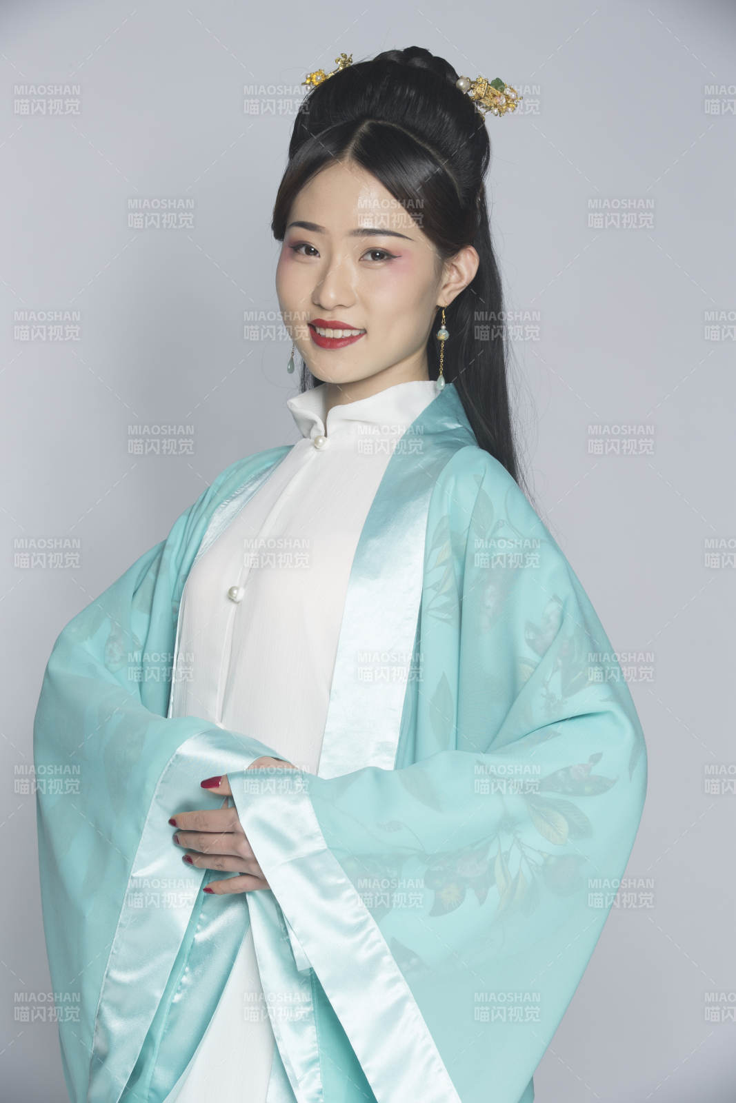 漢服風韻人像棚拍漢服少女