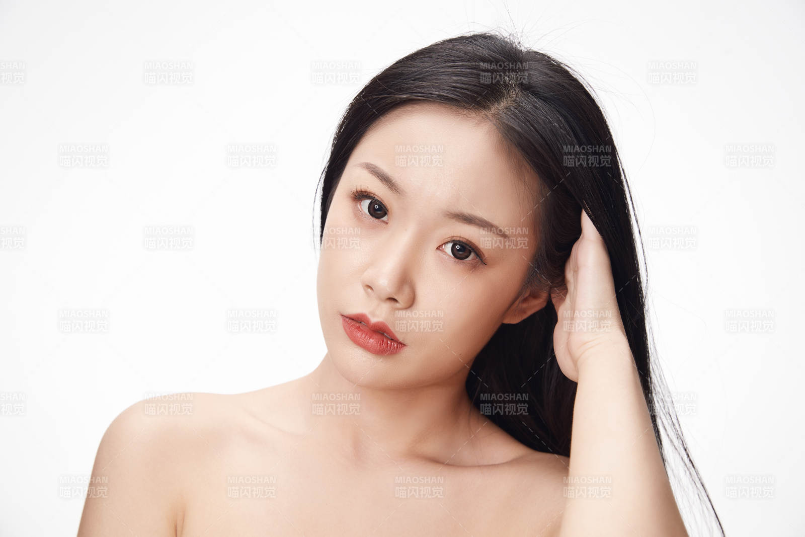 亞洲美女面部特寫化妝護膚