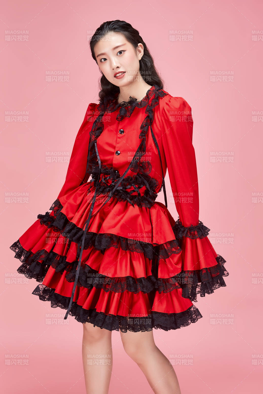 時尚彩妝女性妝面半身像