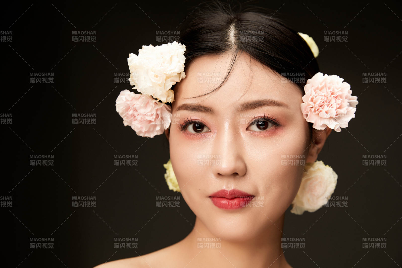 時尚亞洲女性婚紗妝面彩妝