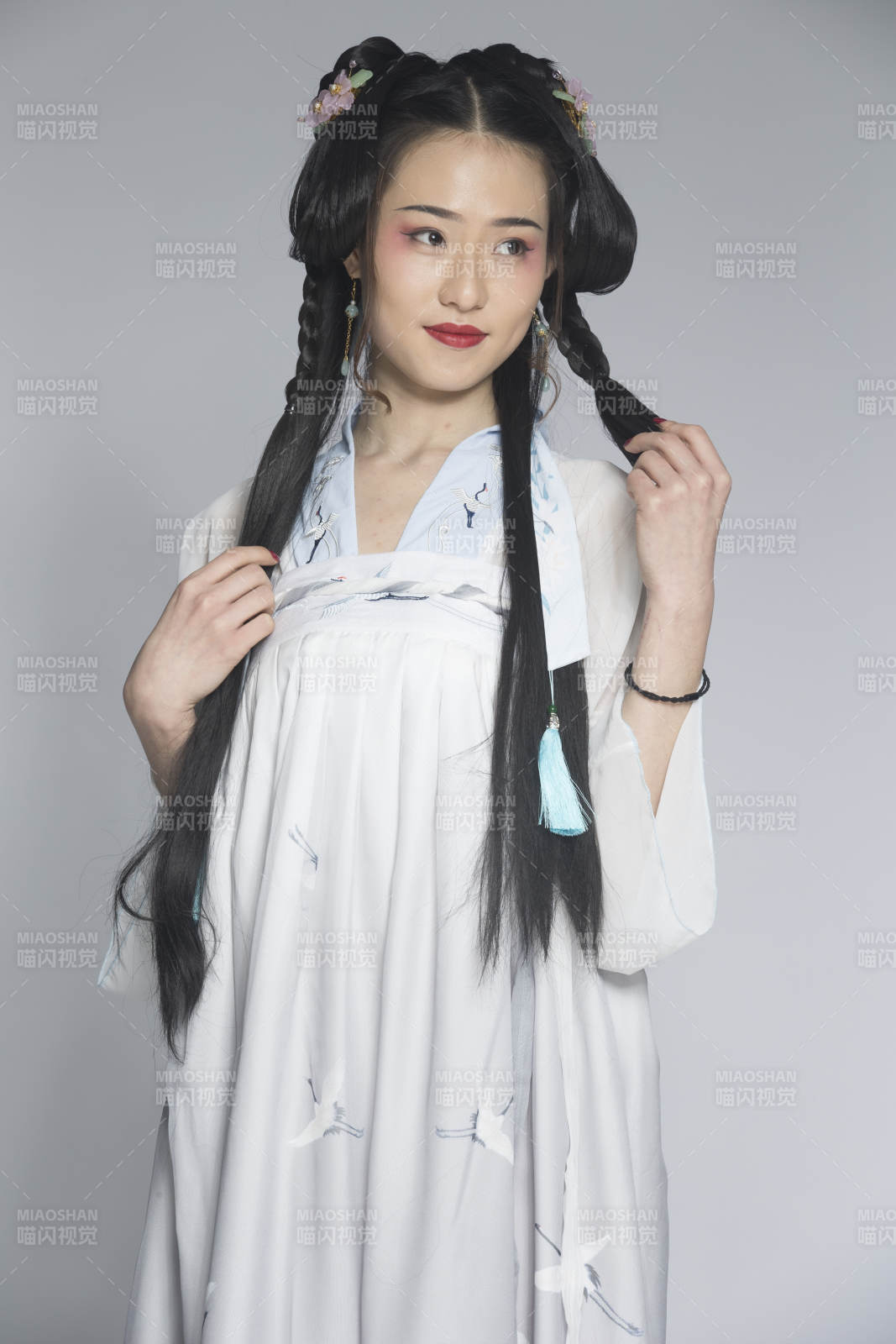 漢服風韻人像棚拍漢服少女