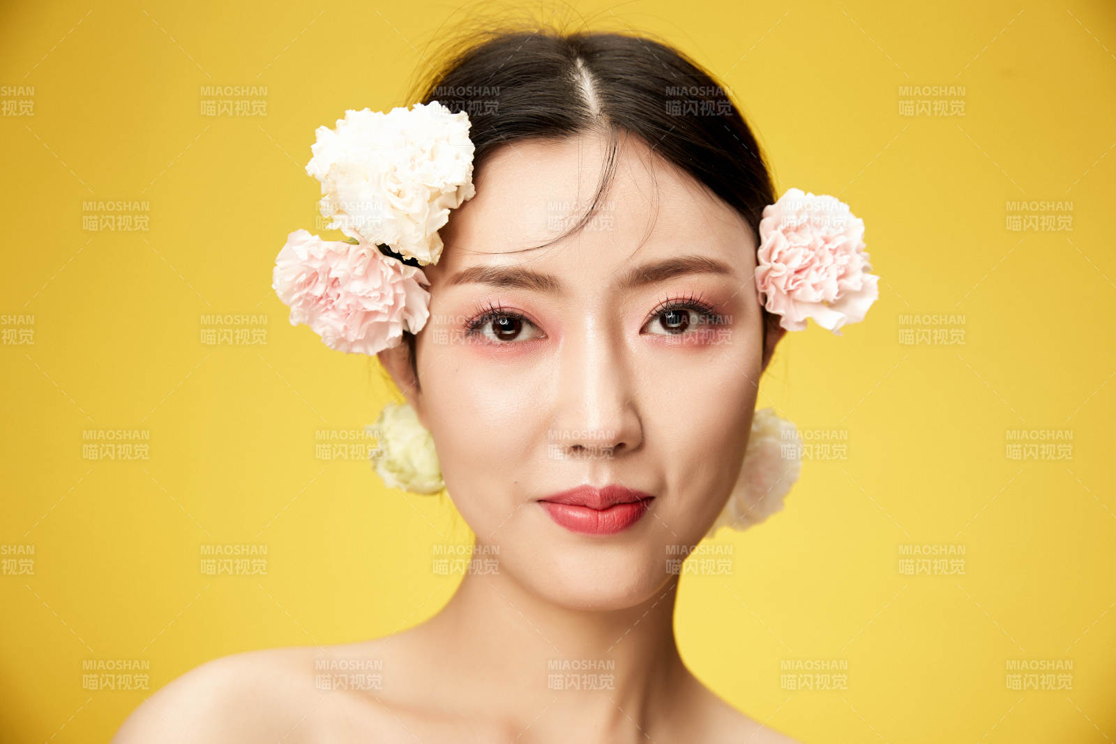 時尚亞洲女性婚紗妝面彩妝