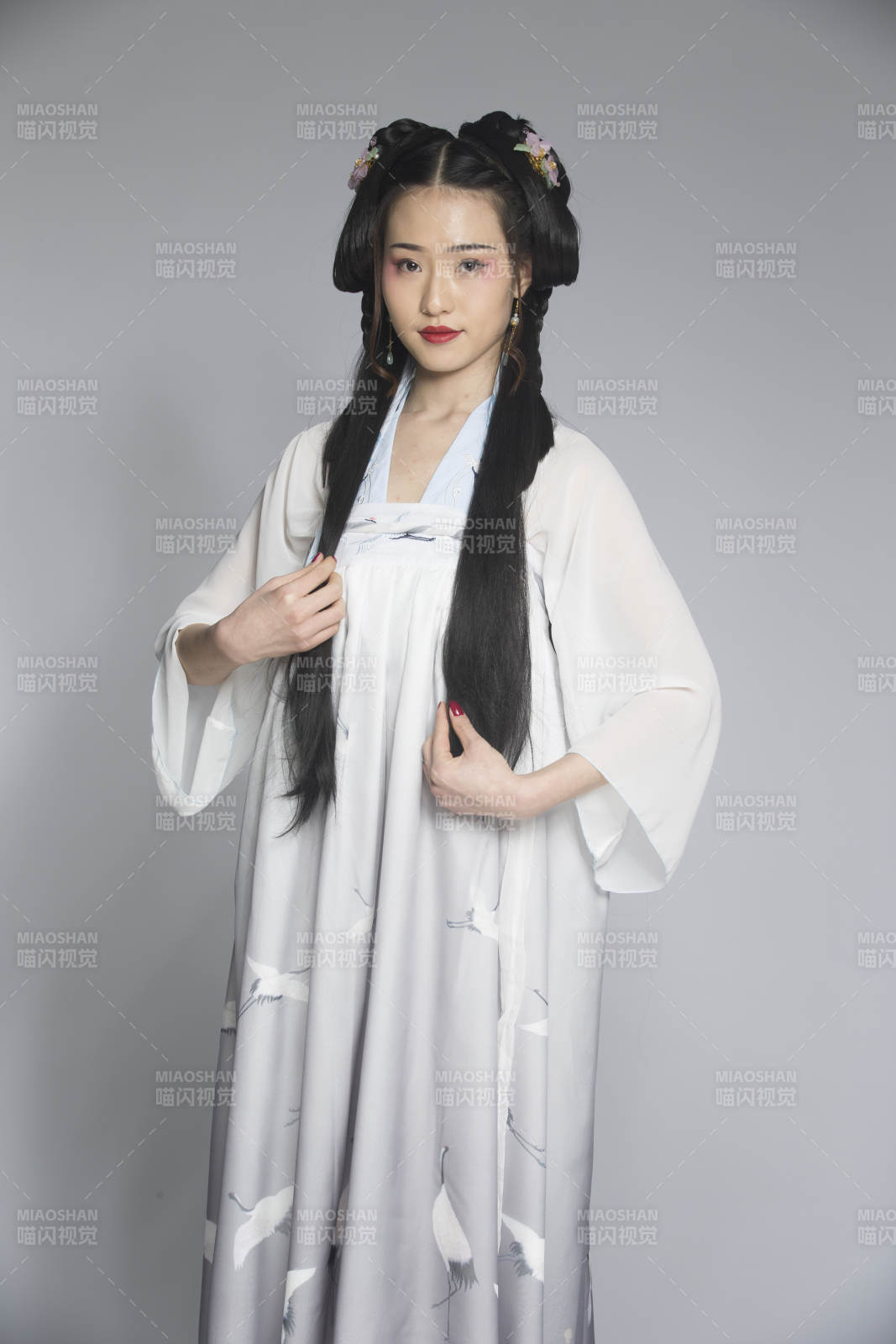 漢服風韻人像棚拍漢服少女