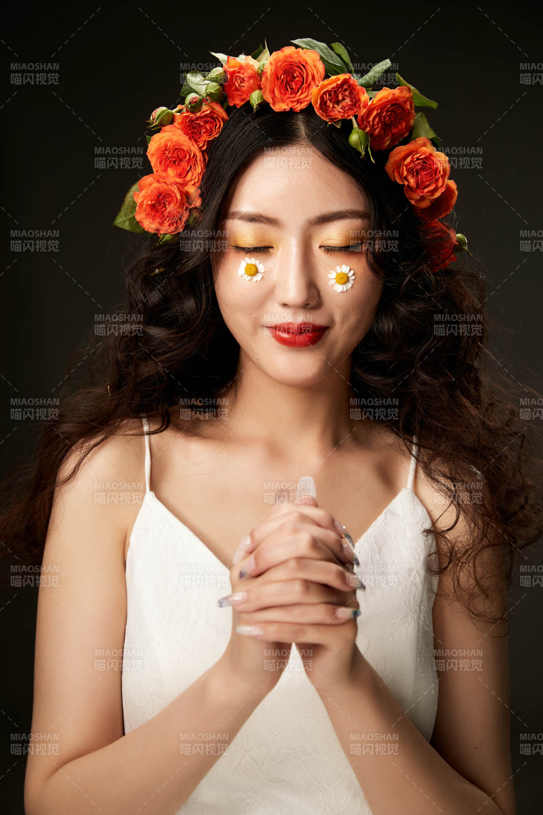 時尚亞洲女性婚紗妝面彩妝