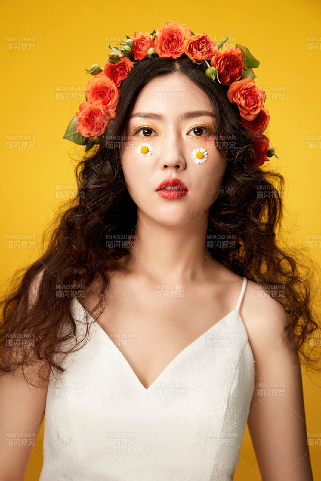 時尚亞洲女性婚紗妝面彩妝