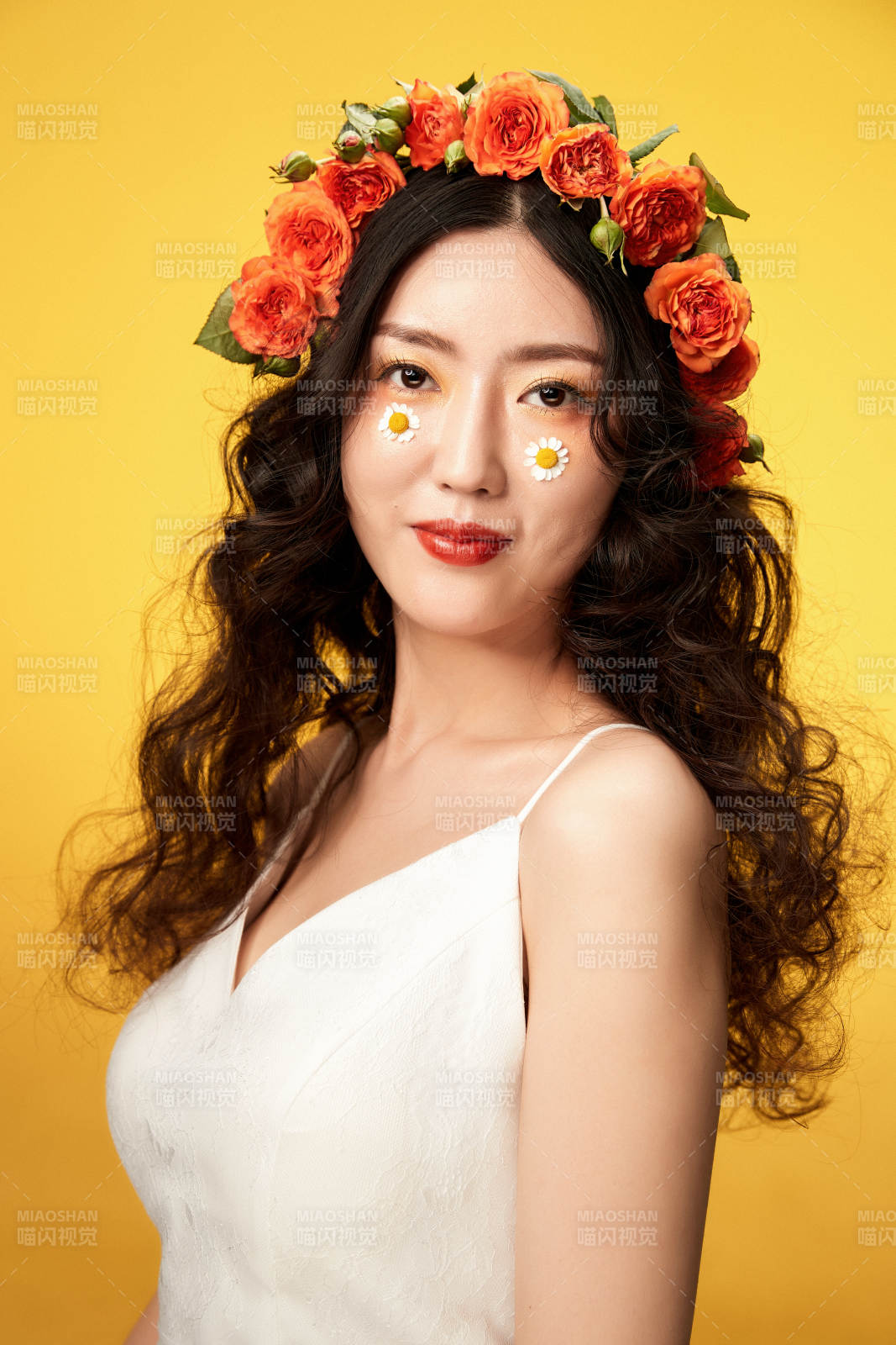 時尚亞洲女性婚紗妝面彩妝