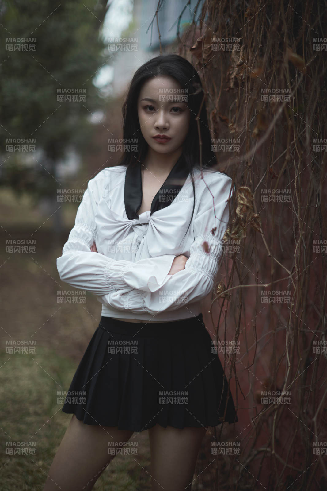 日系戶外公園穿jk校服的少女