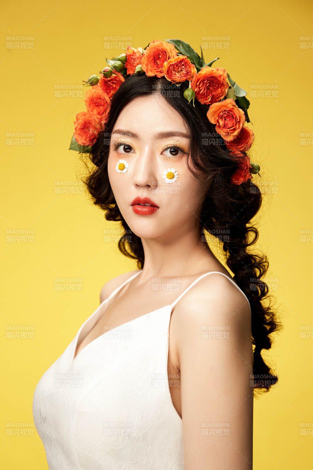 時尚亞洲女性婚紗妝面彩妝