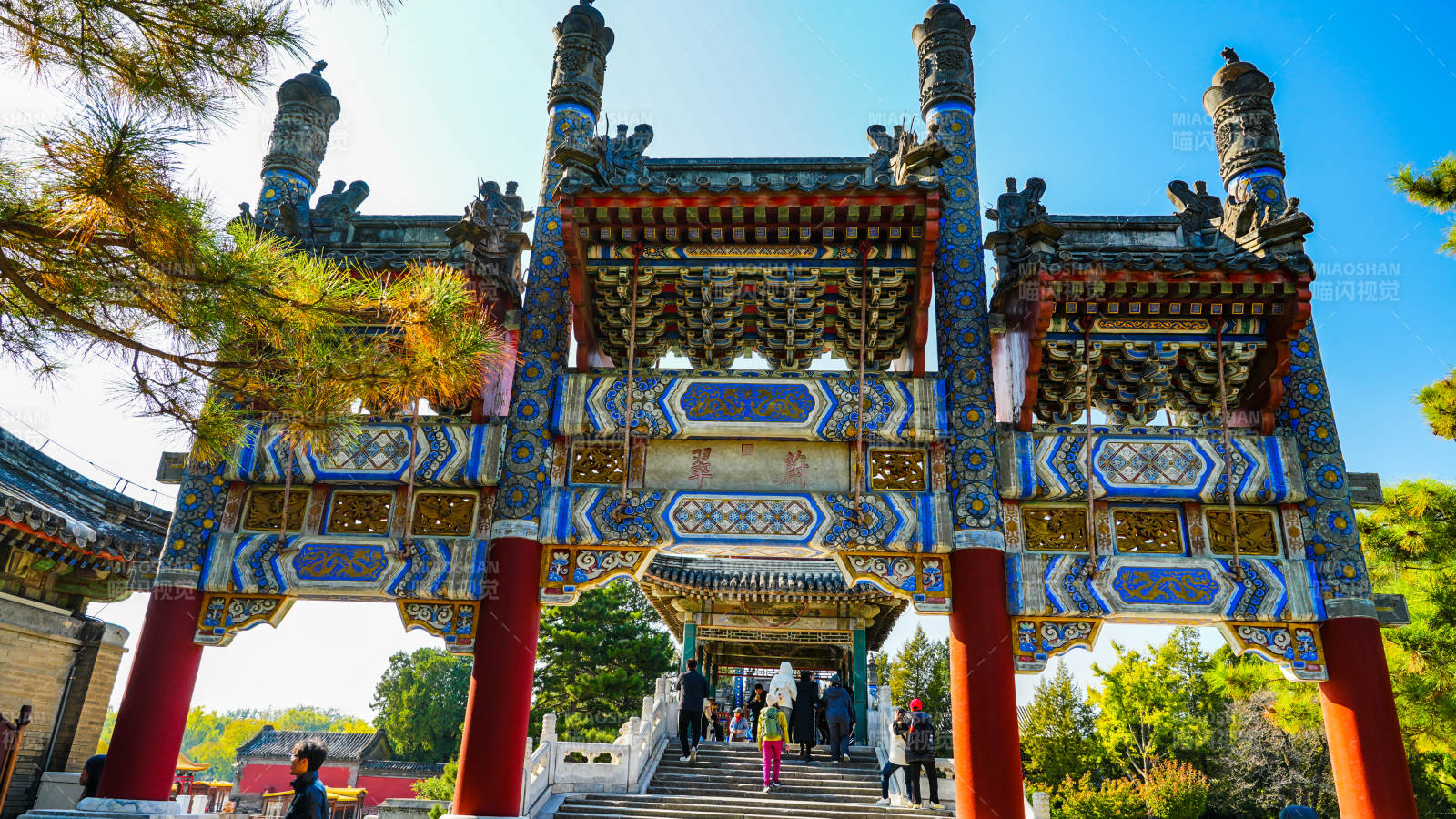 古色古香的牌坊