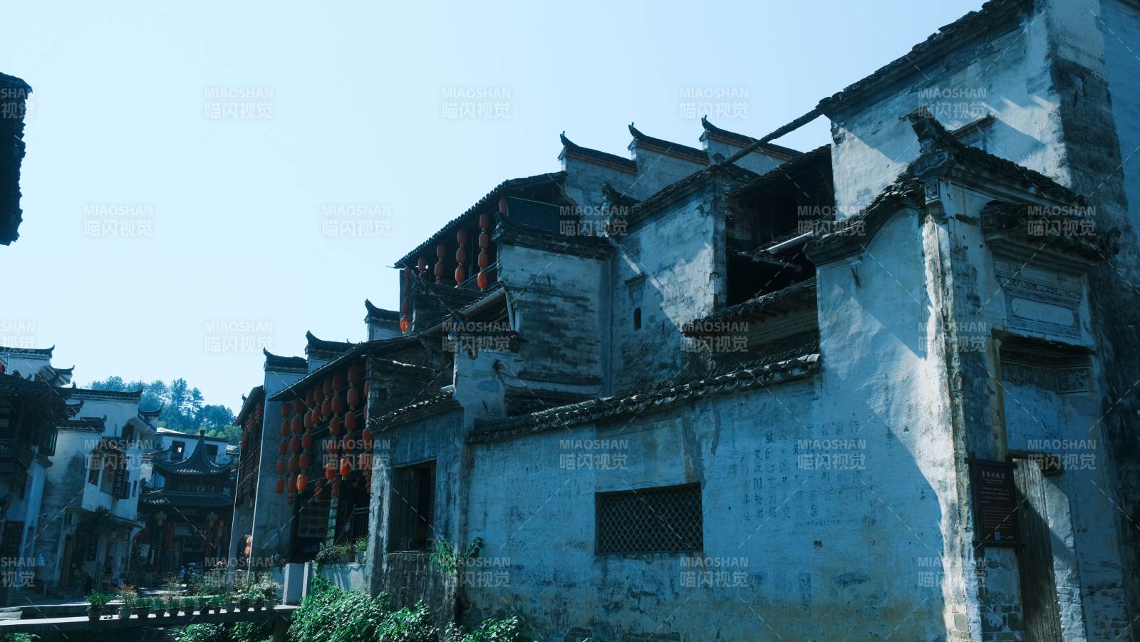 古村老屋靜謐景