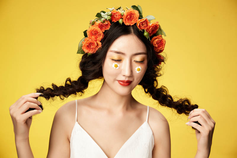 时尚亚洲女性婚纱妆面彩妆