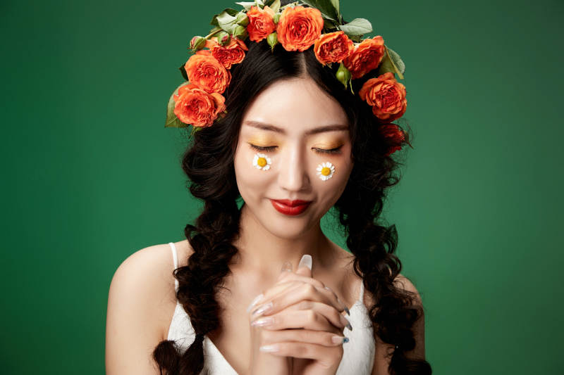 时尚亚洲女性婚纱妆面彩妆