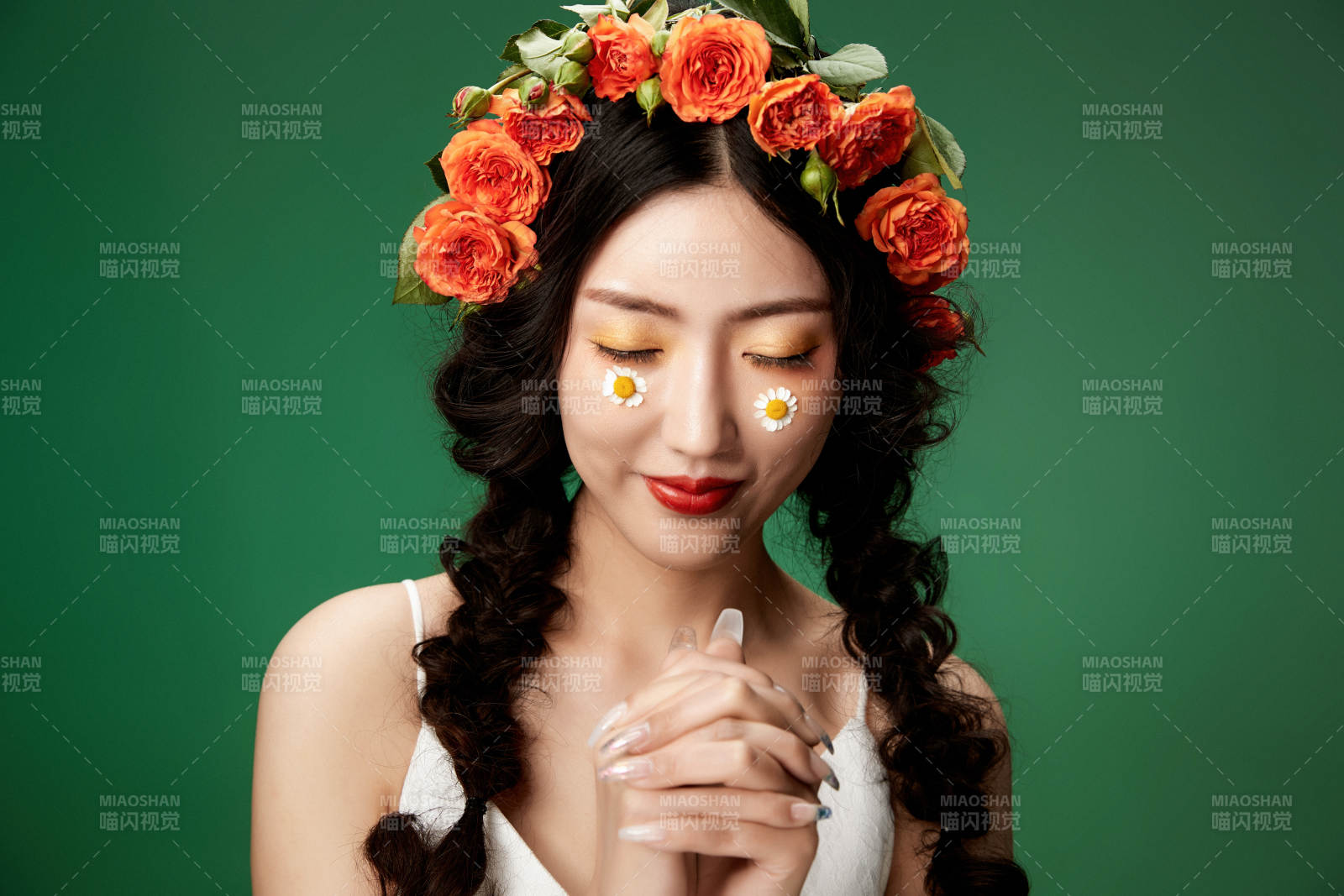 时尚亚洲女性婚纱妆面彩妆