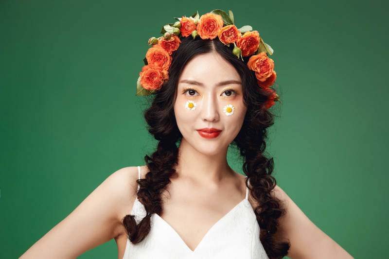 时尚亚洲女性婚纱妆面彩妆