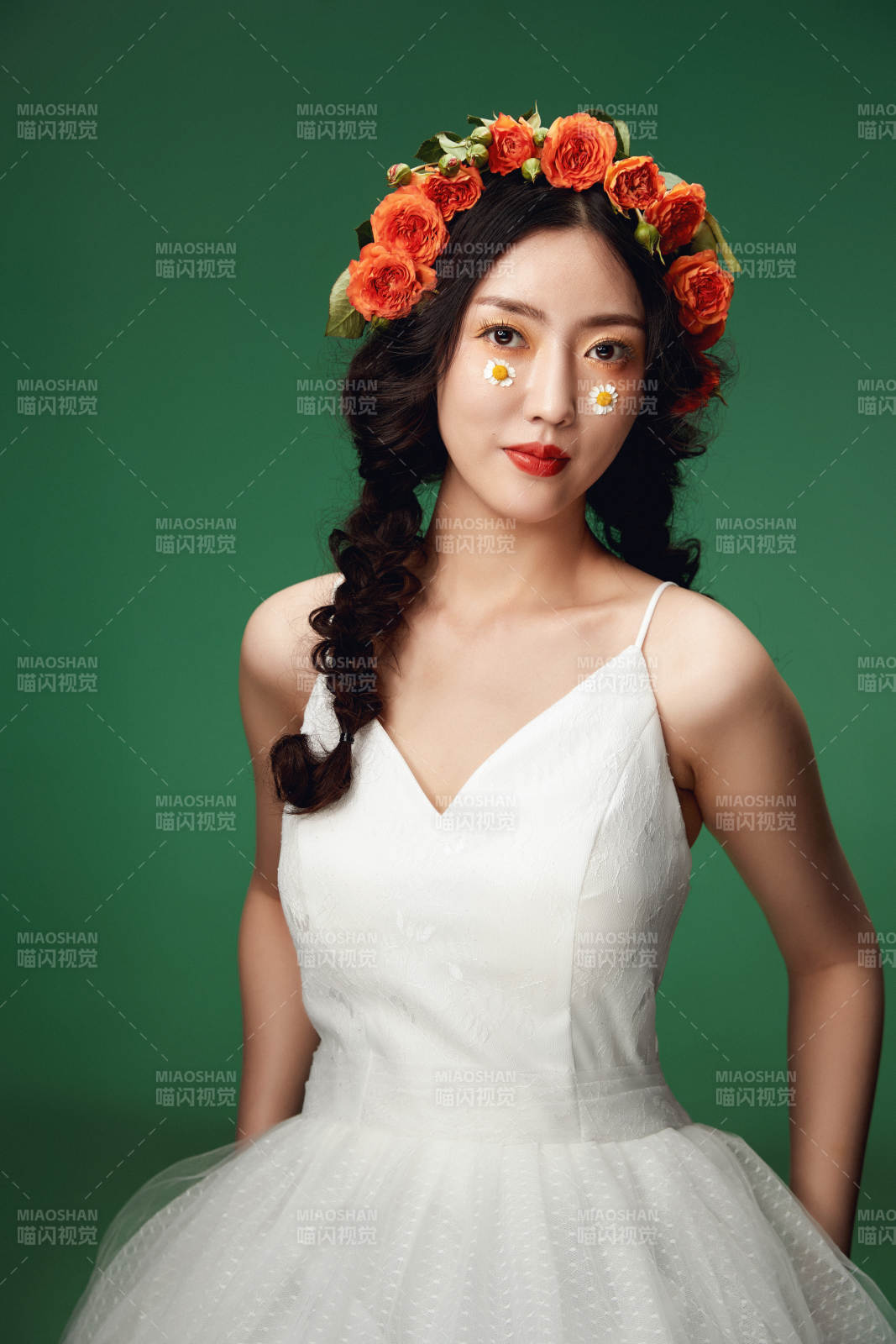 时尚亚洲女性婚纱妆面彩妆