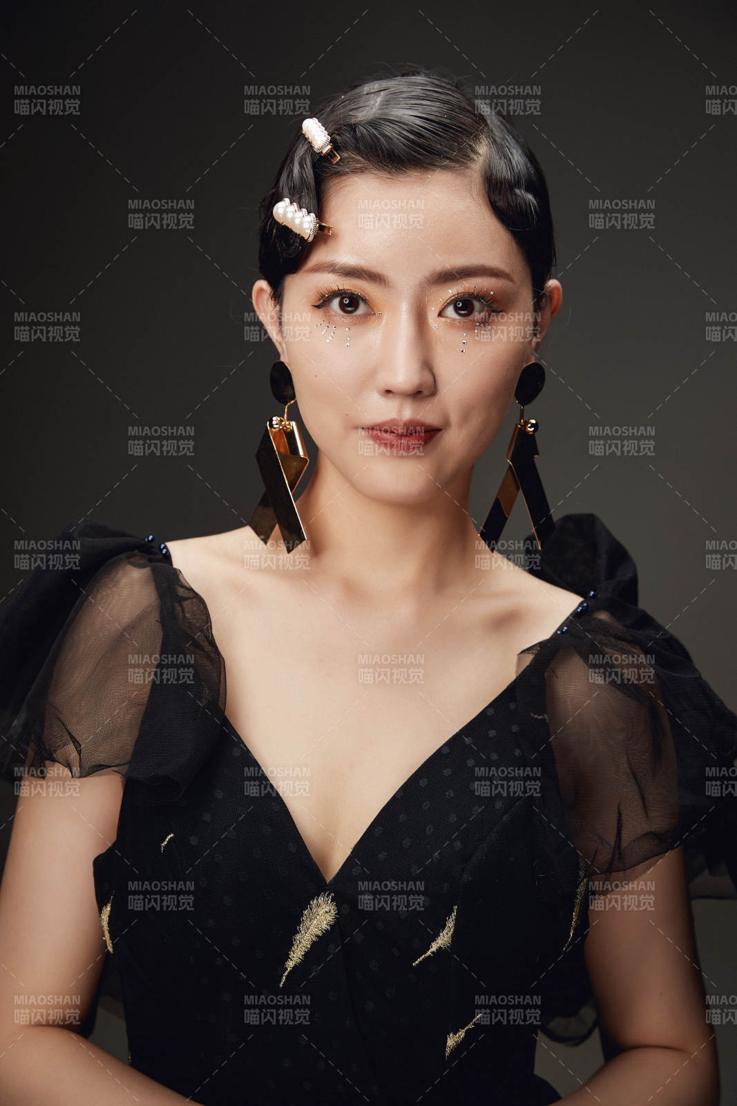 時尚亞洲女性婚紗妝面彩妝