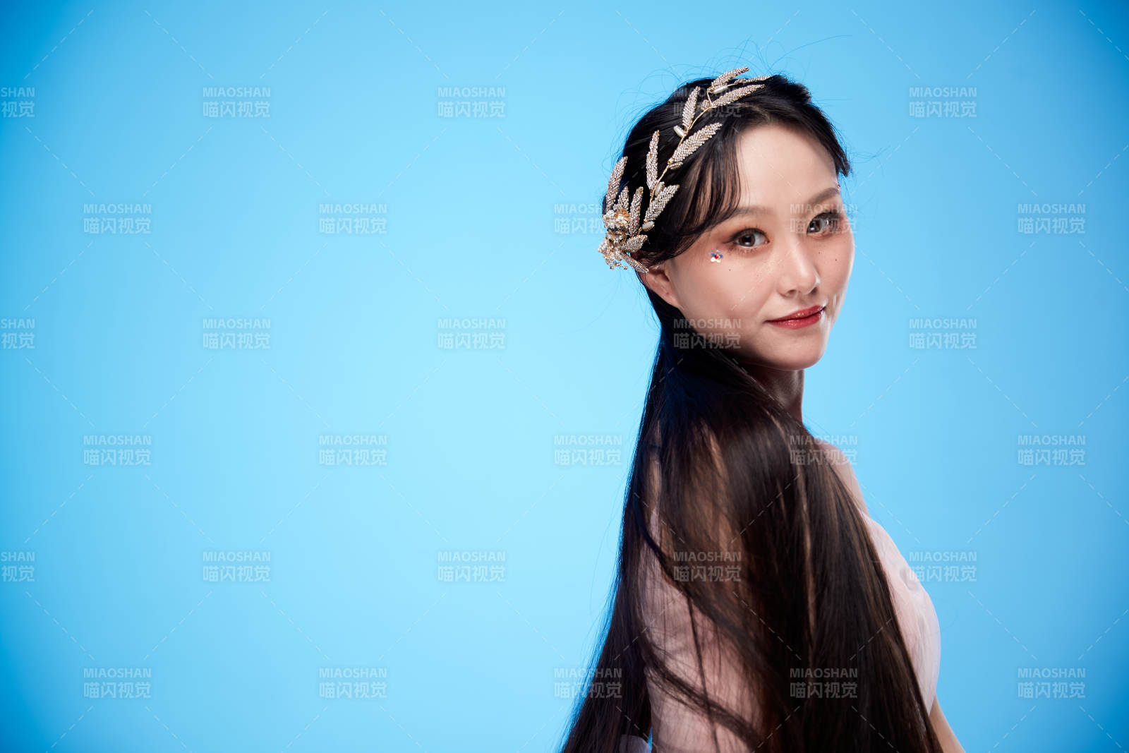 女性婚纱妆面图片