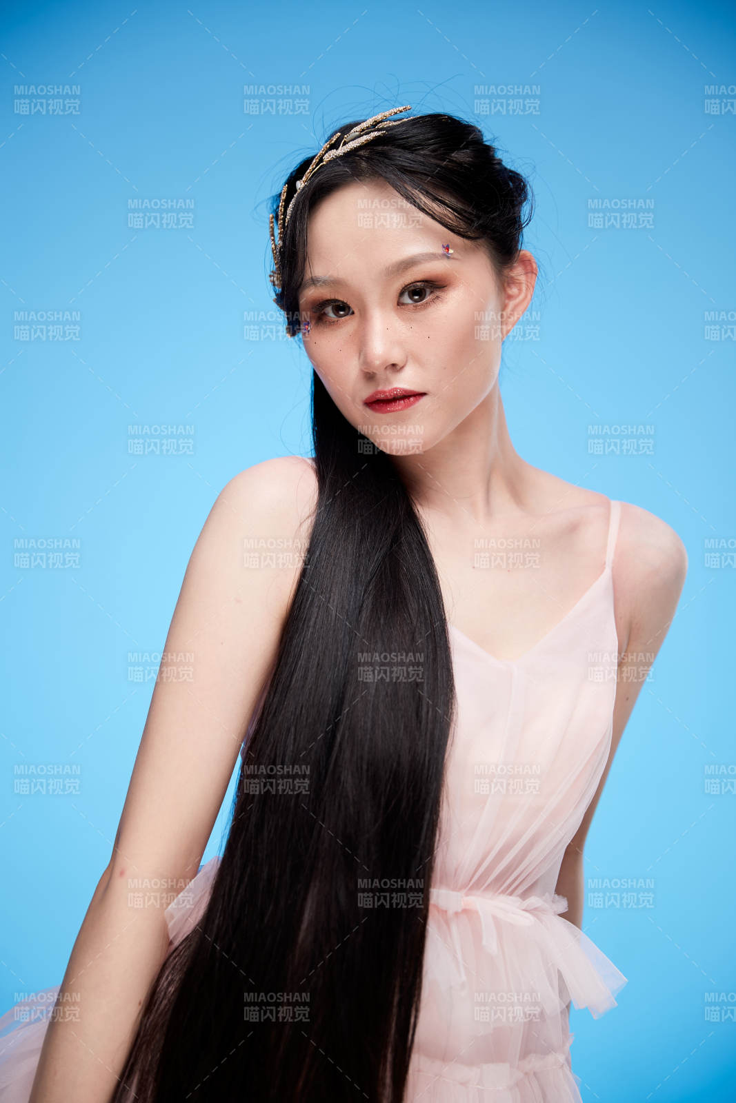 女性婚纱妆面图片