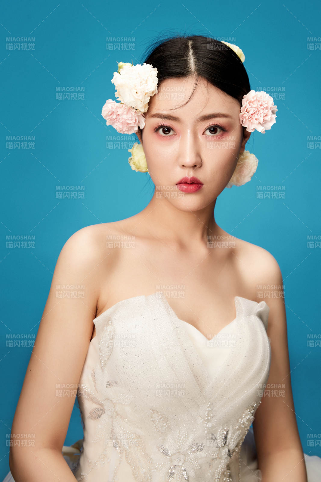 时尚亚洲女性婚纱妆面彩妆