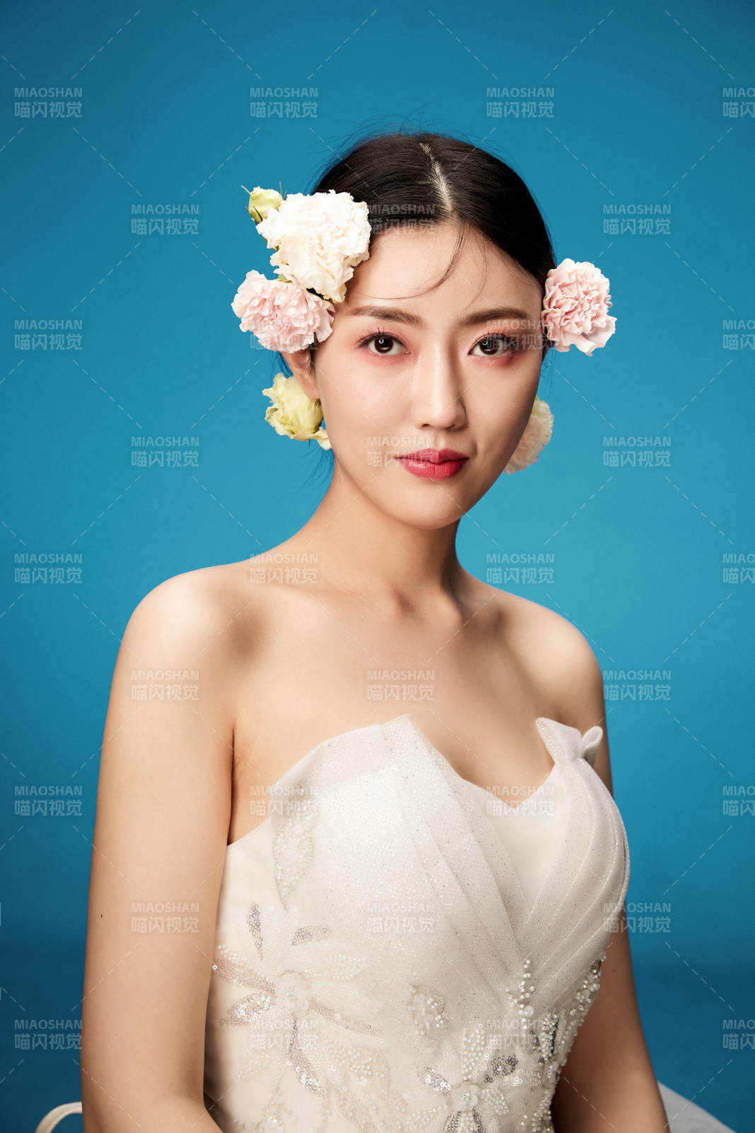 时尚亚洲女性婚纱妆面彩妆