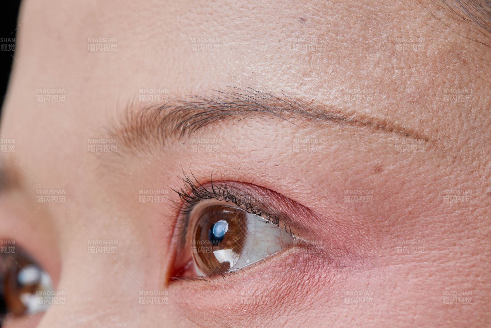 美丽的女孩眼睛局部特写细节