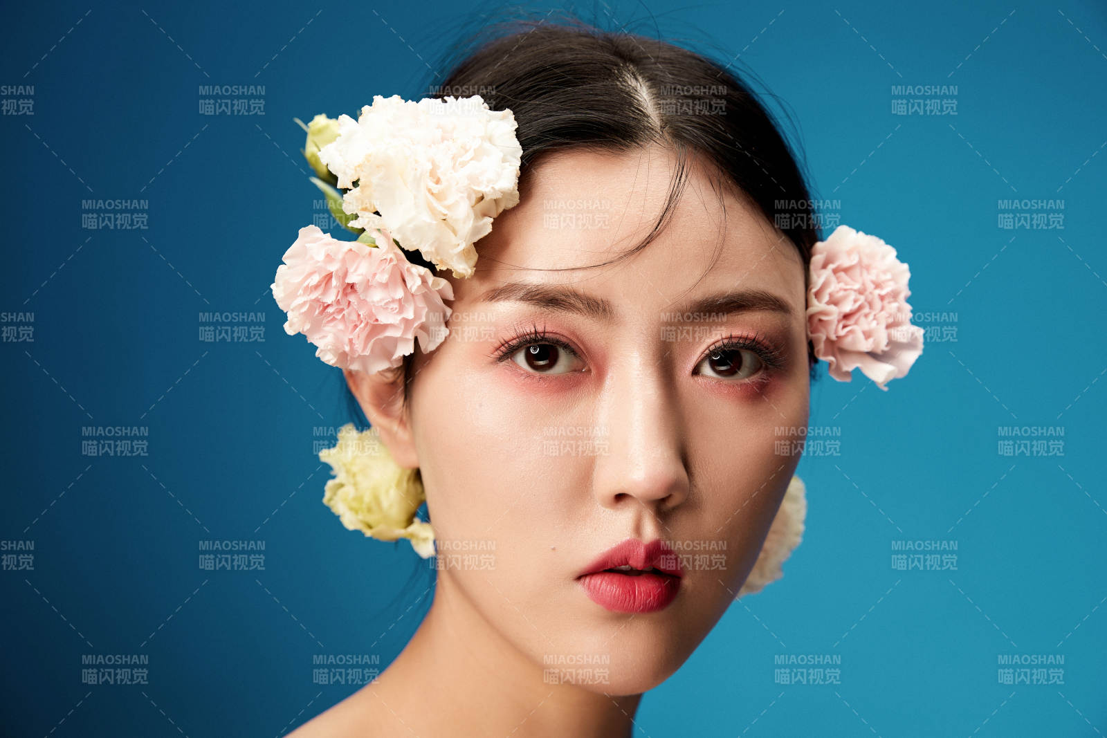 時尚亞洲女性婚紗妝面彩妝