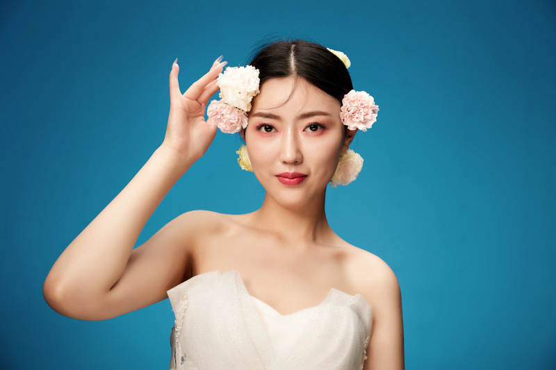 时尚亚洲女性婚纱妆面彩妆图片