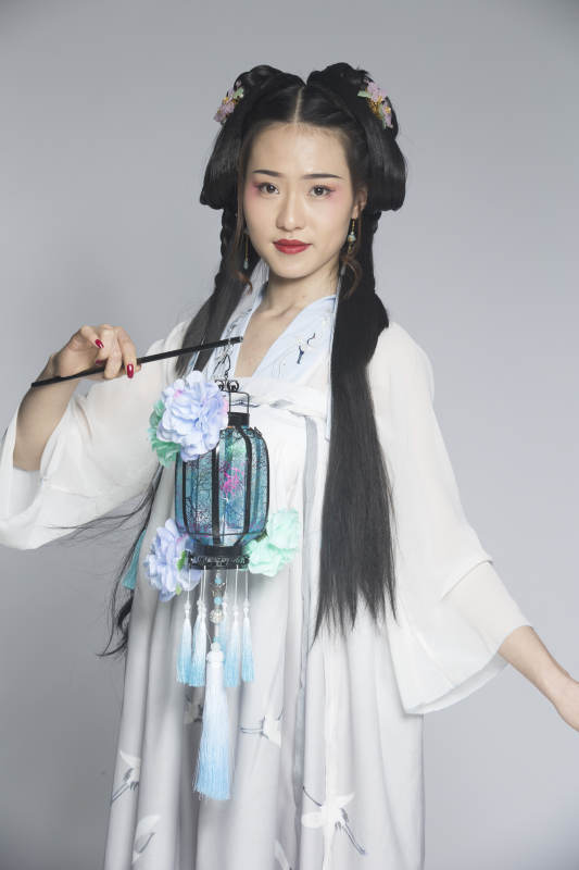汉服风韵人像棚拍汉服少女