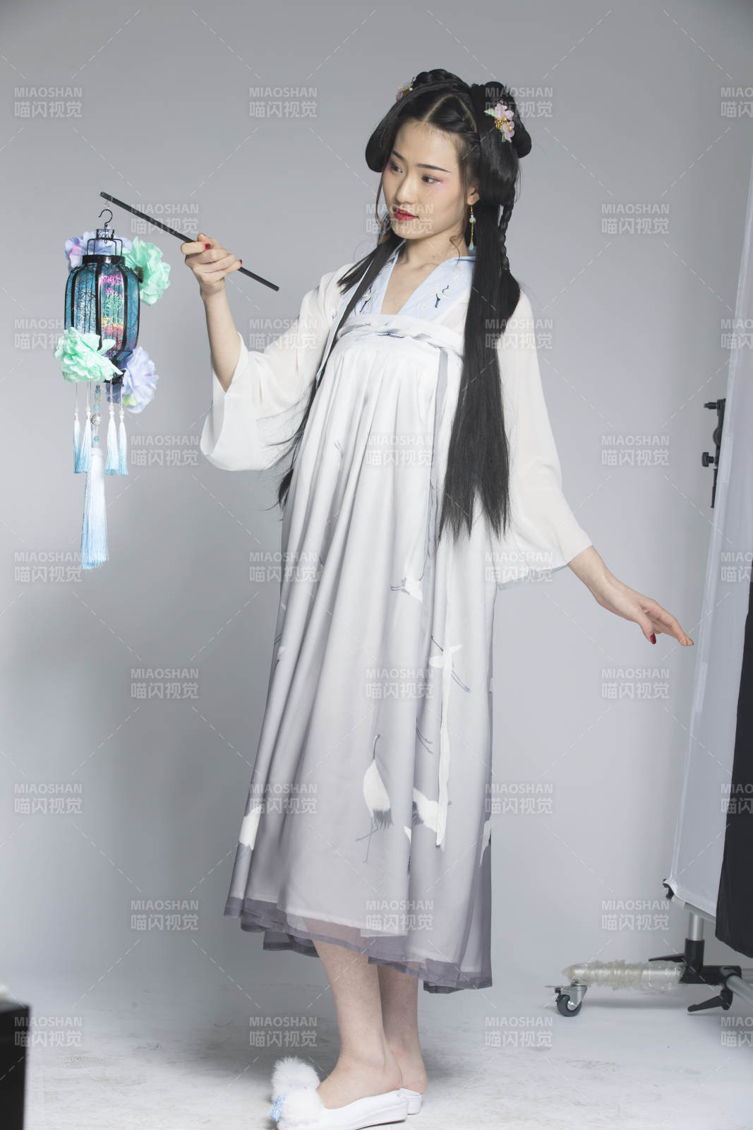 汉服风韵人像棚拍汉服少女