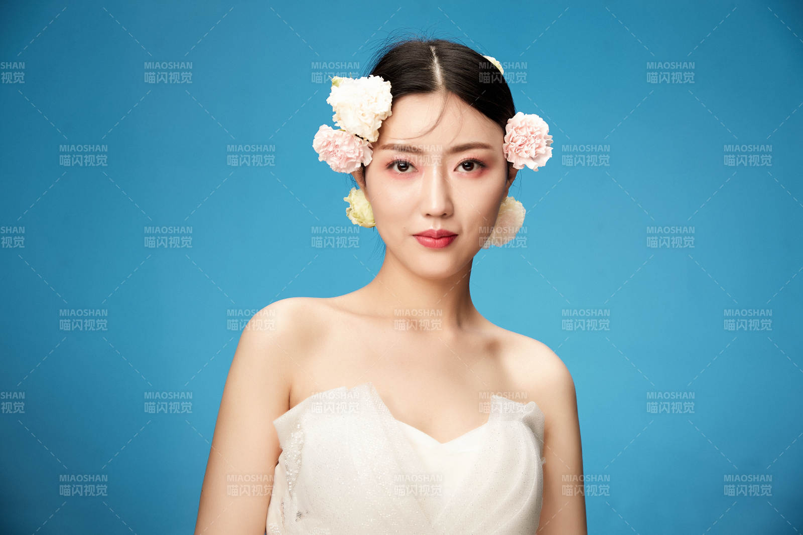 时尚亚洲女性婚纱妆面彩妆