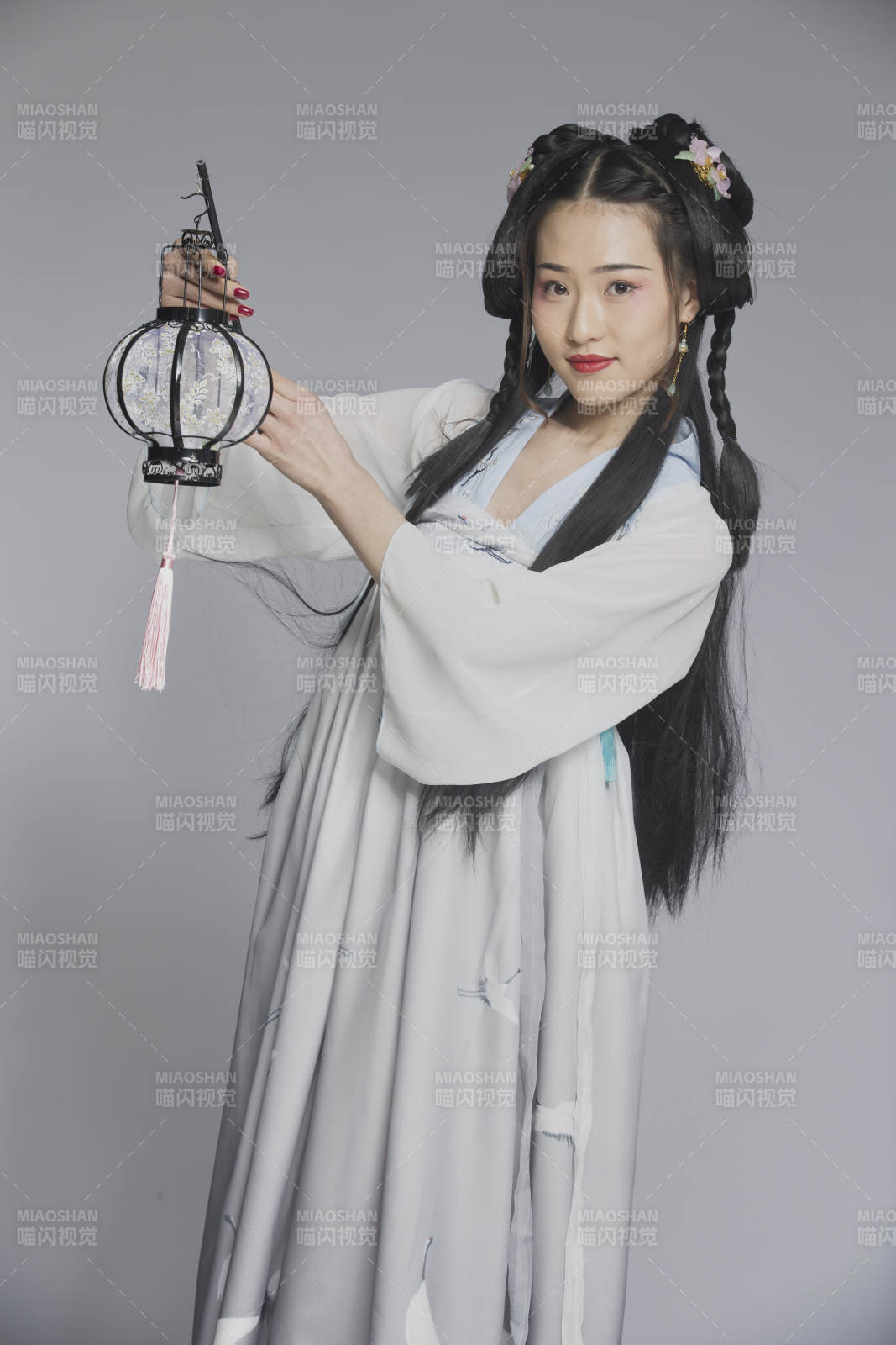 汉服风韵人像棚拍汉服少女