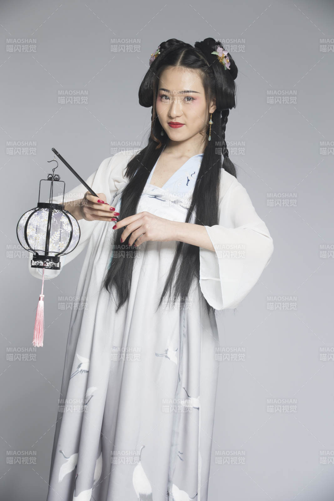 汉服风韵人像棚拍汉服少女