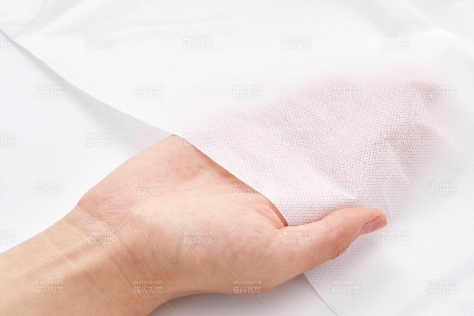 一次性旅行酒店清洁用无纺布浴巾