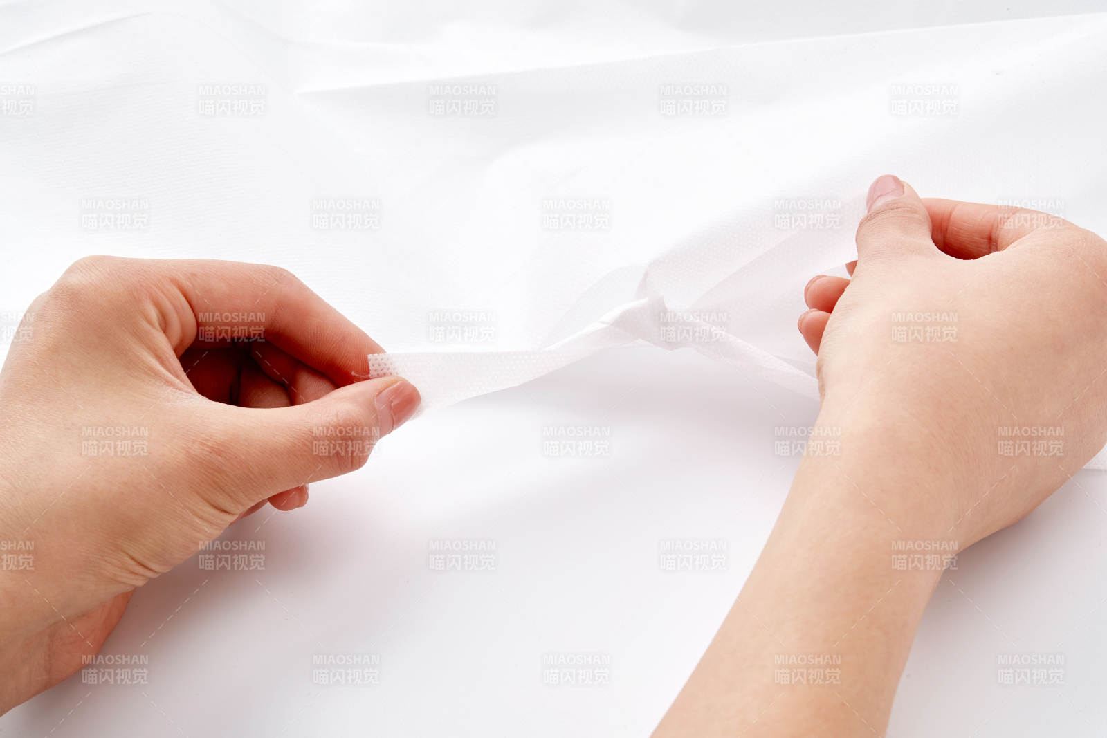 一次性旅行酒店清洁用无纺布浴巾