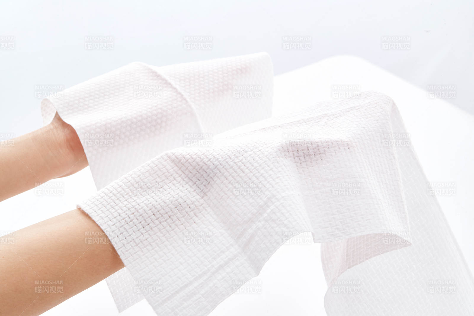 一次性旅行酒店清洁用无纺布浴巾