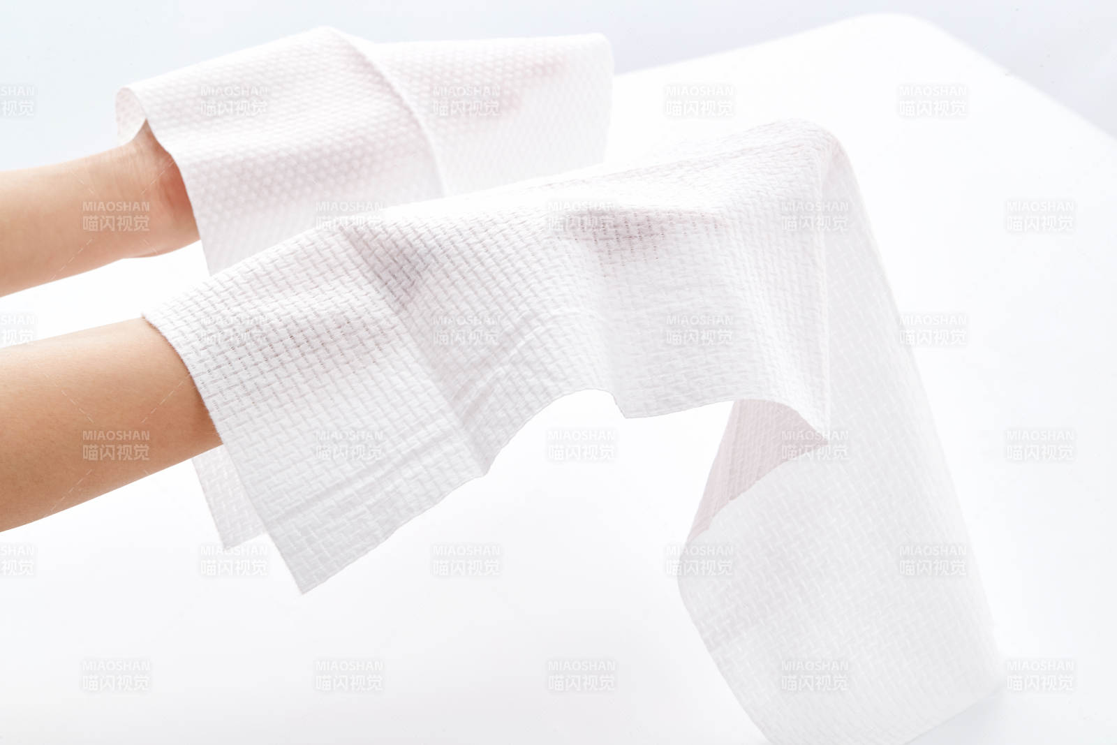 一次性旅行酒店清洁用无纺布浴巾