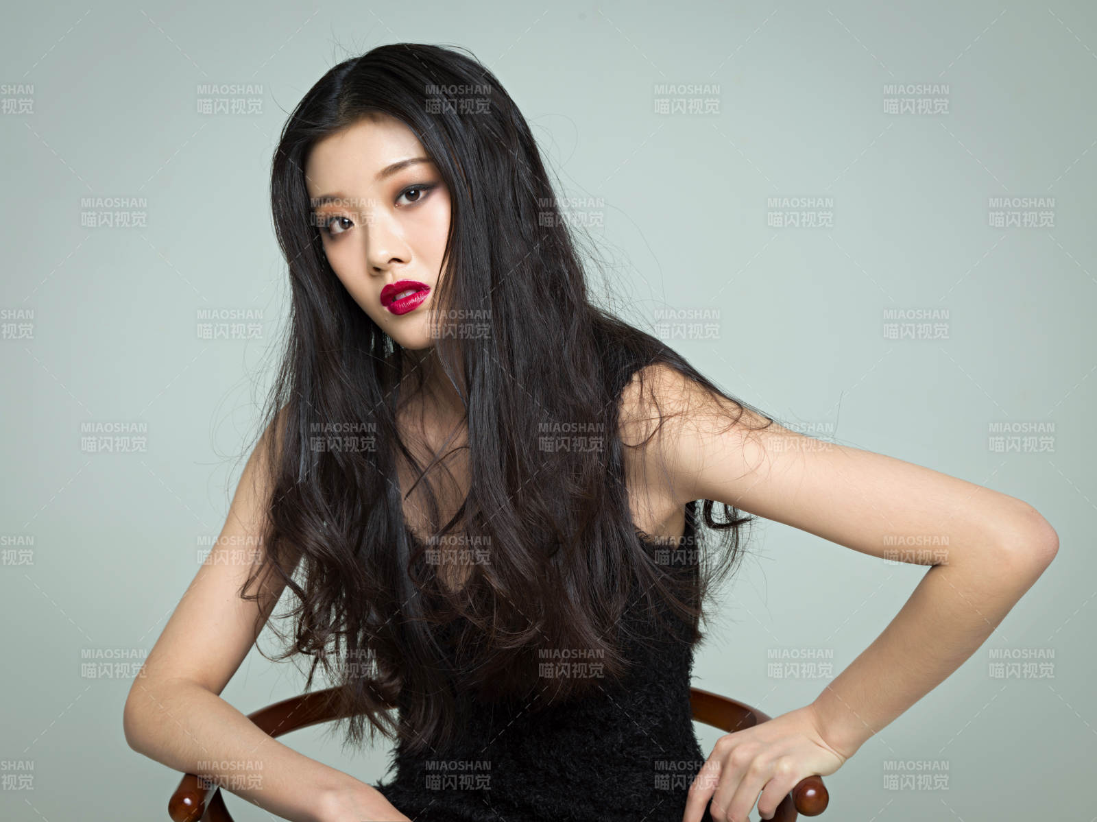 时尚彩妆女性妆面人像