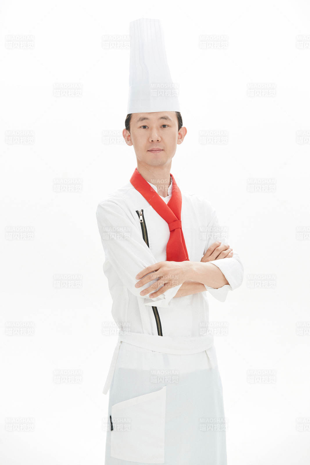 白色背景下的酒店高级厨师形象