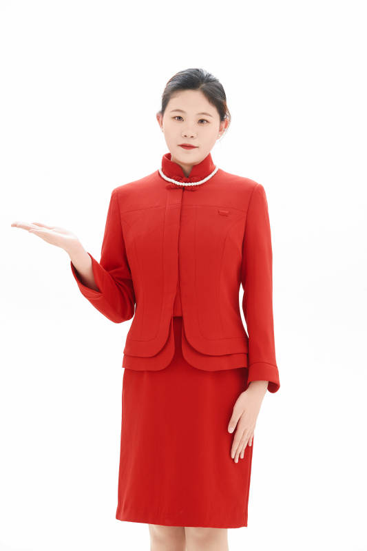 白色背景下的酒店女性高级服务员