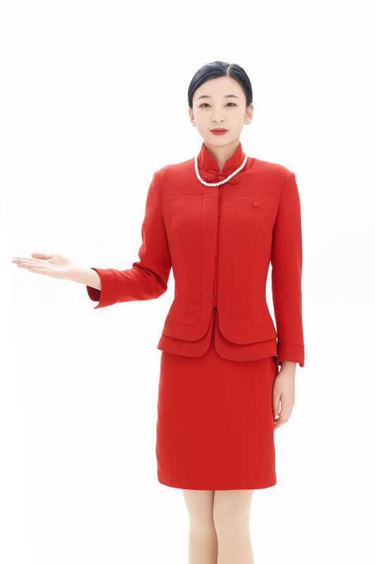 白色背景下的酒店女性高级服务员