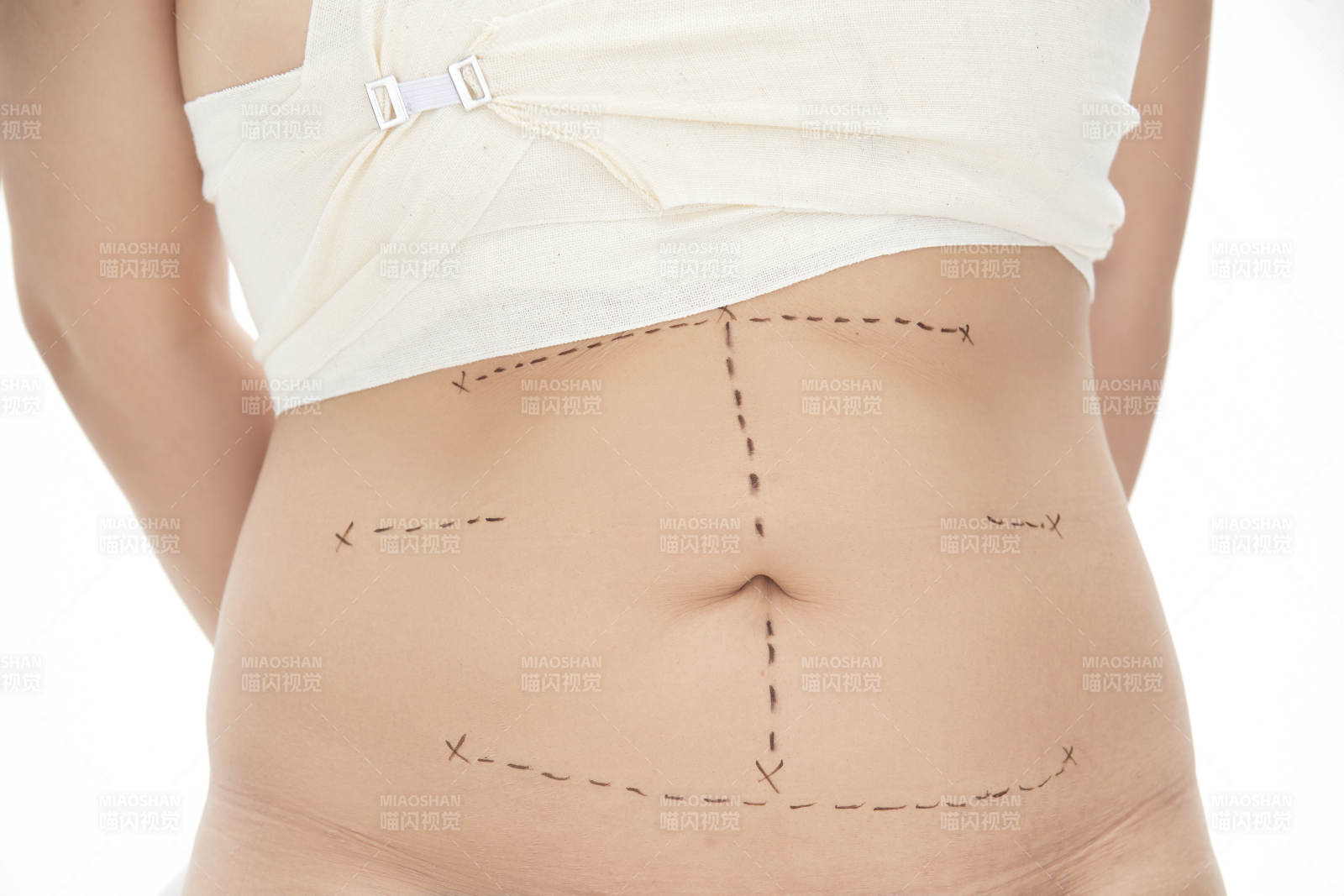 裸露的女性的足部特写