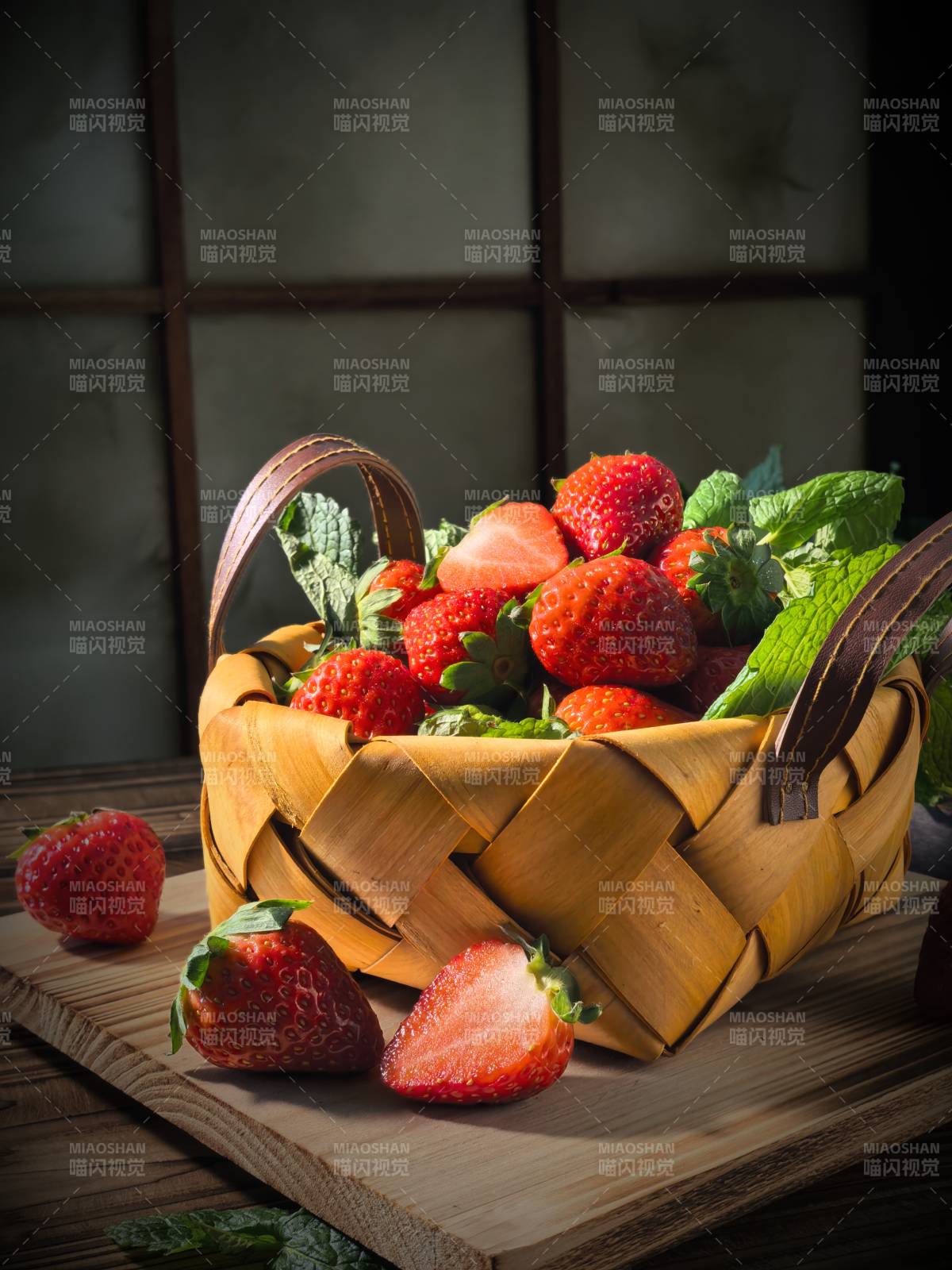草莓籃子靜物